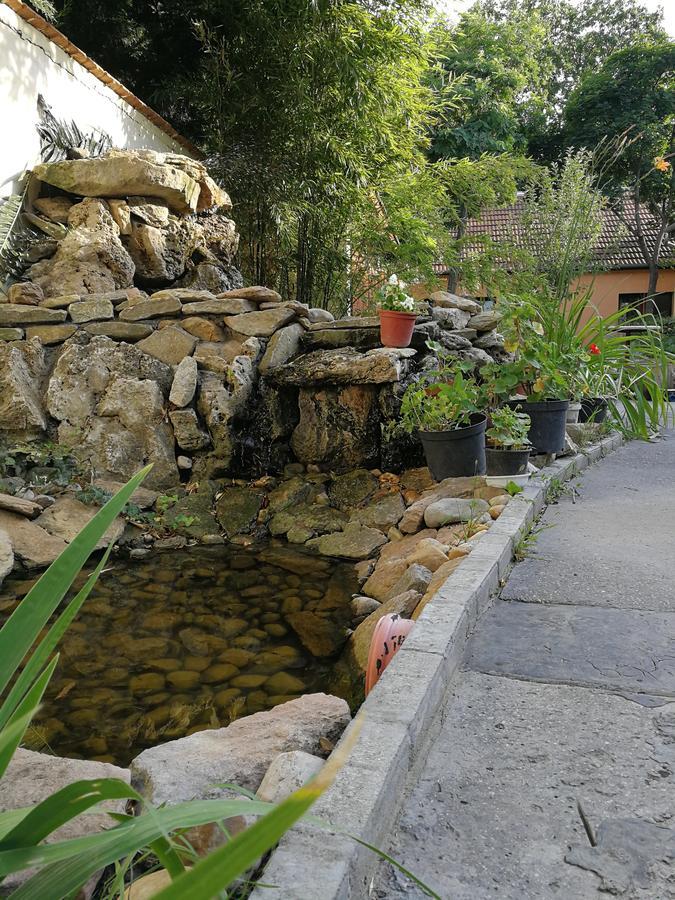 Budapest Garden Hotel Budapeste Exterior foto