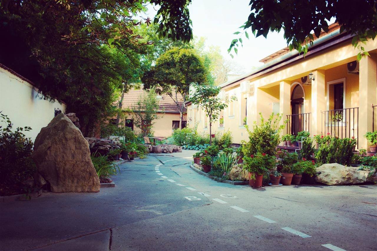Budapest Garden Hotel Budapeste Exterior foto