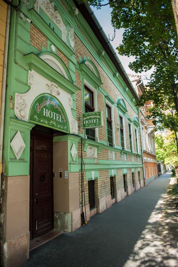 Budapest Garden Hotel Budapeste Exterior foto